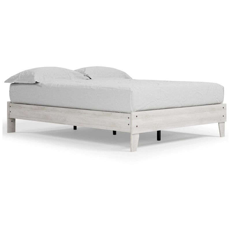 Lit plateforme Shawburn Whitewash avec 2 tables de chevet