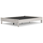 Lit plateforme Shawburn Whitewash avec 2 tables de chevet