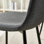 Table de salle à manger/cuisine moderne à plateau en verre avec chaises en tissu